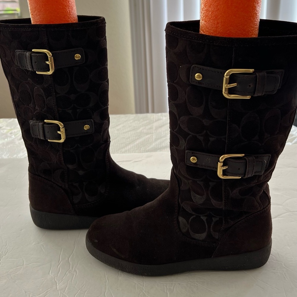 NEW Women COACH Tinah Signature C Logo Brown Suede Boots, Size 5.5, with box